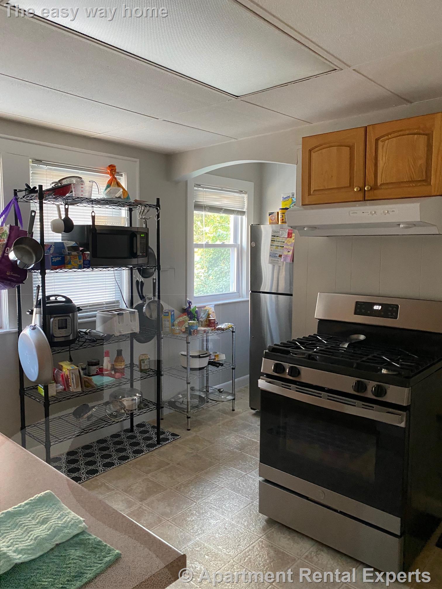 2 bed, 1 bath apartment for rent at 76 Endicott Ave Unit 2, Teele Square — photo 6 of 17