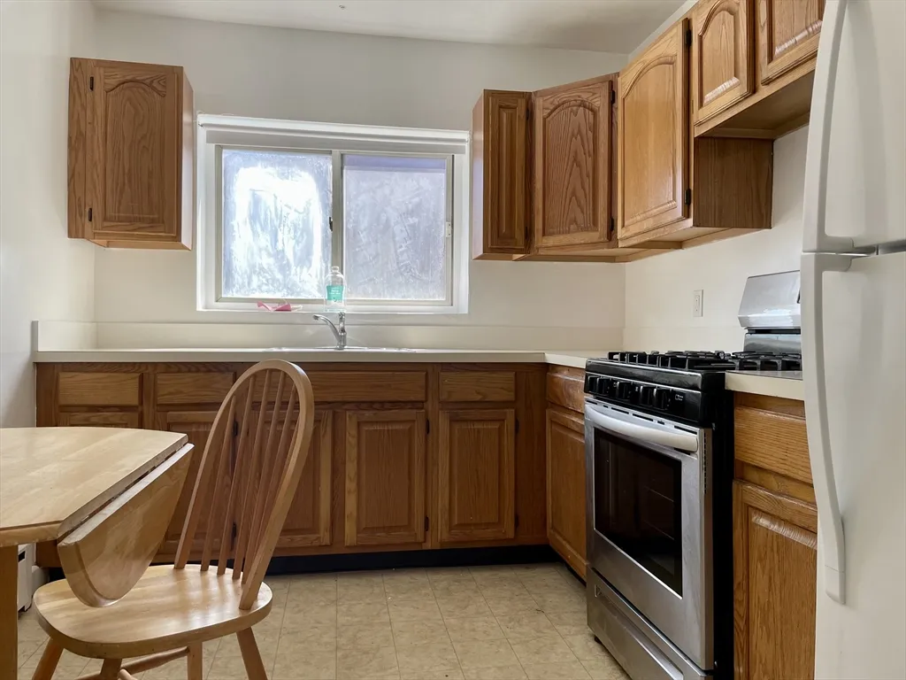 2 bed, 1 bath apartment for rent at 76 Euston Rd Unit 8, Brighton