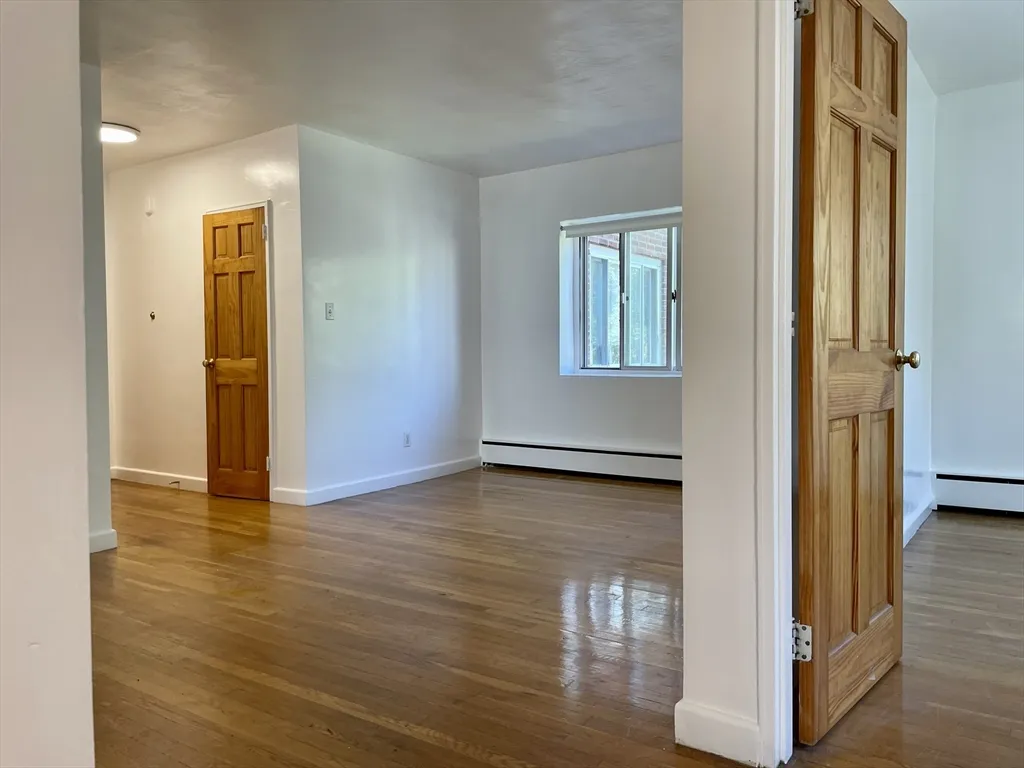 2 bed, 1 bath apartment for rent at 76 Euston Rd Unit 8, Brighton — photo 4 of 14