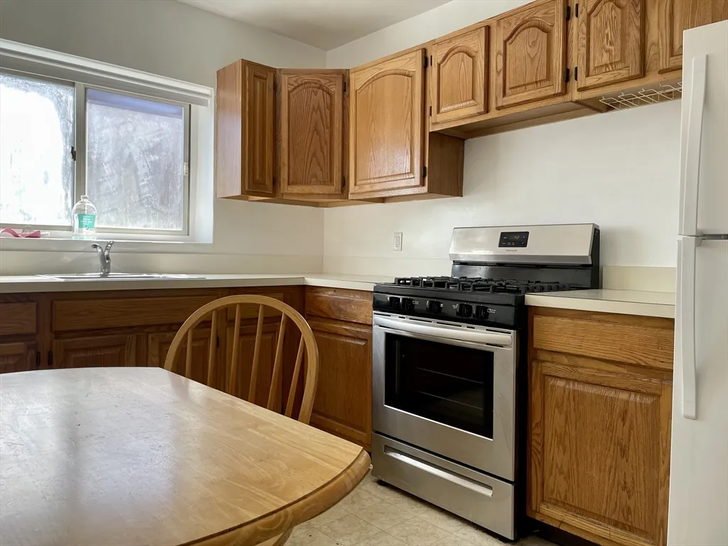 2 bed, 1 bath apartment for rent at 76 Euston Rd Unit 8, Brighton — photo 2 of 14