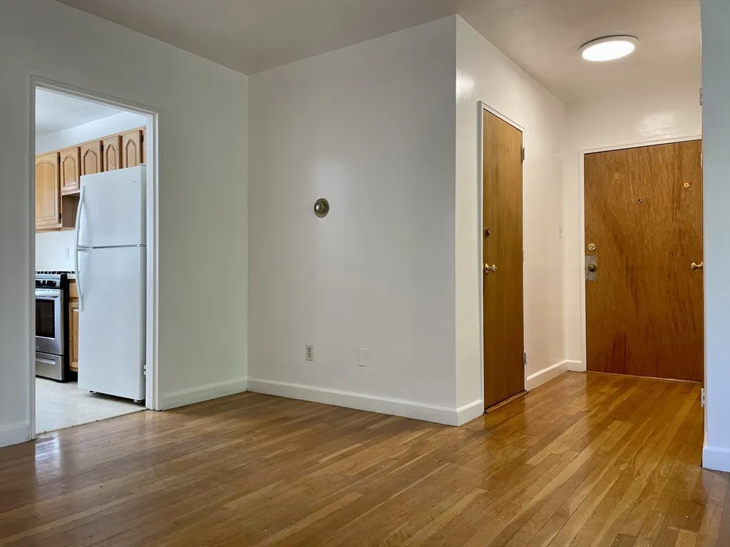 2 bed, 1 bath apartment for rent at 76 Euston Rd Unit 8, Brighton — photo 7 of 14