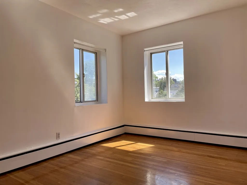 2 bed, 1 bath apartment for rent at 76 Euston Rd Unit 8, Brighton — photo 8 of 14