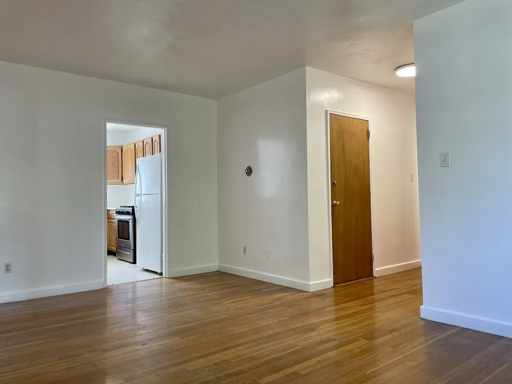 2 bed, 1 bath apartment for rent at 76 Euston Rd Unit 8, Brighton — photo 3 of 14