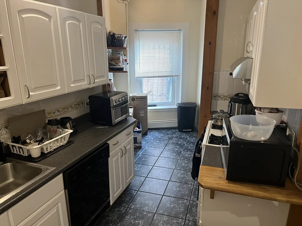 2 bed, 1 bath apartment for rent at 76 Fairmont Unit 1, Cambridgeport — photo 2 of 14