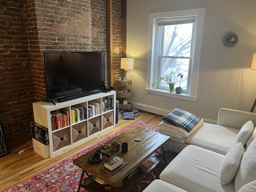 2 bed, 1 bath apartment for rent at 76 Fairmont Unit 2, Cambridgeport — photo 2 of 13