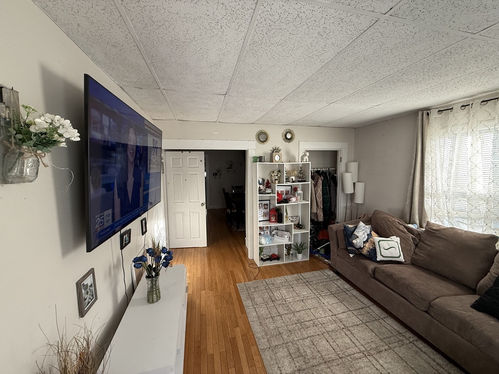3 bed, 1 bath apartment for rent at 76 Fowle St Unit 1, Woburn — photo 3 of 23