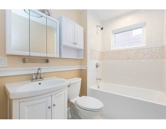 2 bed, 1 bath apartment for rent at 76 Fremont St Unit 2, Winthrop — photo 5 of 10