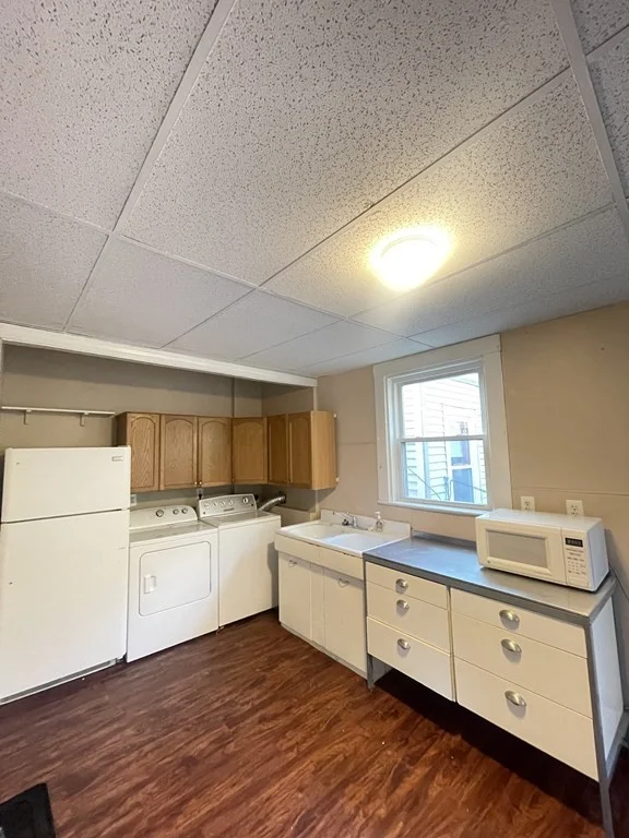 4 bed, 1 bath apartment for rent at 76 Gates Unit 3, Boston — photo 3 of 11