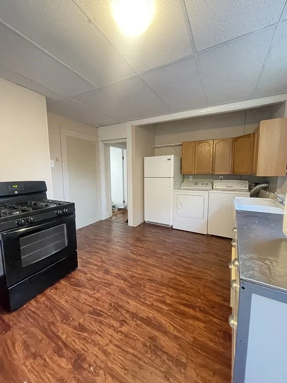 4 bed, 1 bath apartment for rent at 76 Gates Unit 3, Boston