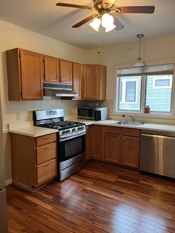 2 bed, 1 bath apartment for rent at 76 Grafton Unit 1, East Arlington — photo 6 of 16
