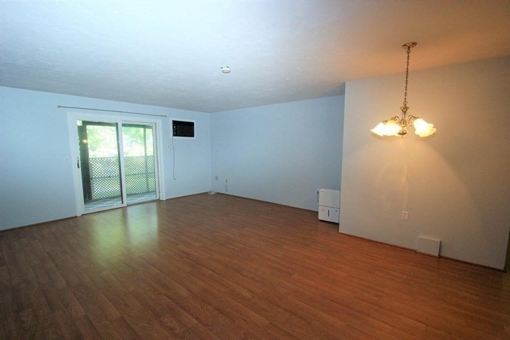 2 bed, 1 bath apartment for rent at 76 Highwood Dr Unit 1, Franklin — photo 5 of 19