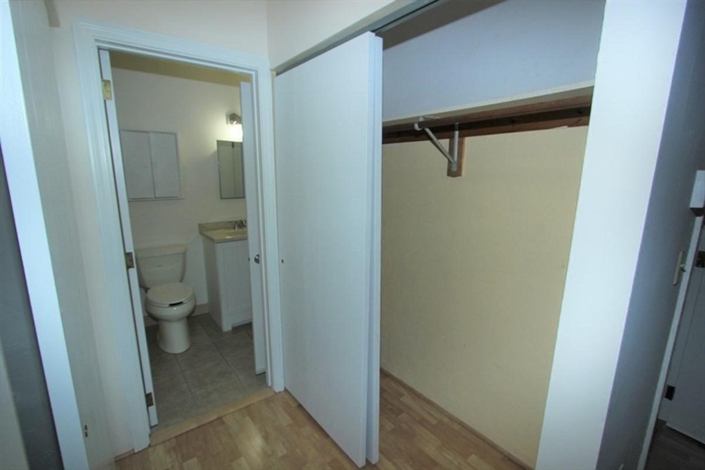 2 bed, 1 bath apartment for rent at 76 Highwood Dr Unit 1, Franklin — photo 12 of 19