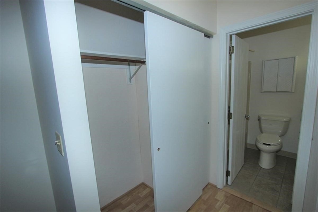2 bed, 1 bath apartment for rent at 76 Highwood Dr Unit 1, Franklin — photo 9 of 19