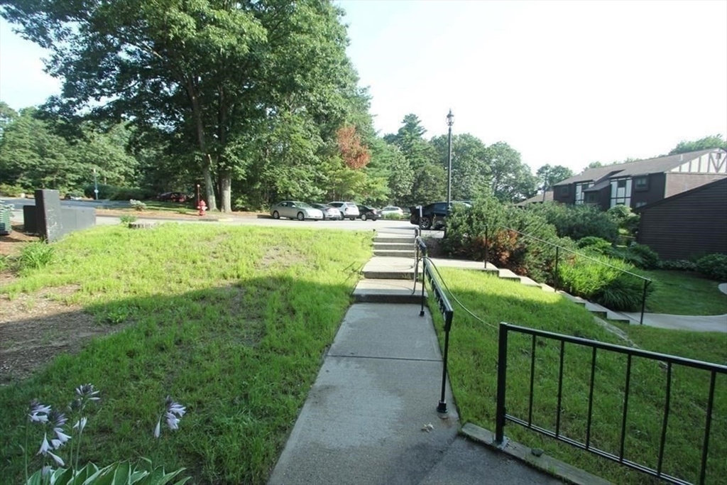 2 bed, 1 bath apartment for rent at 76 Highwood Dr Unit 1, Franklin — photo 2 of 19