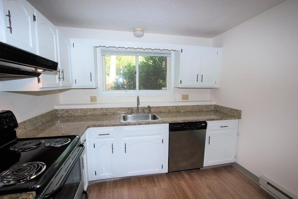 2 bed, 1 bath apartment for rent at 76 Highwood Dr Unit 1, Franklin — photo 3 of 19