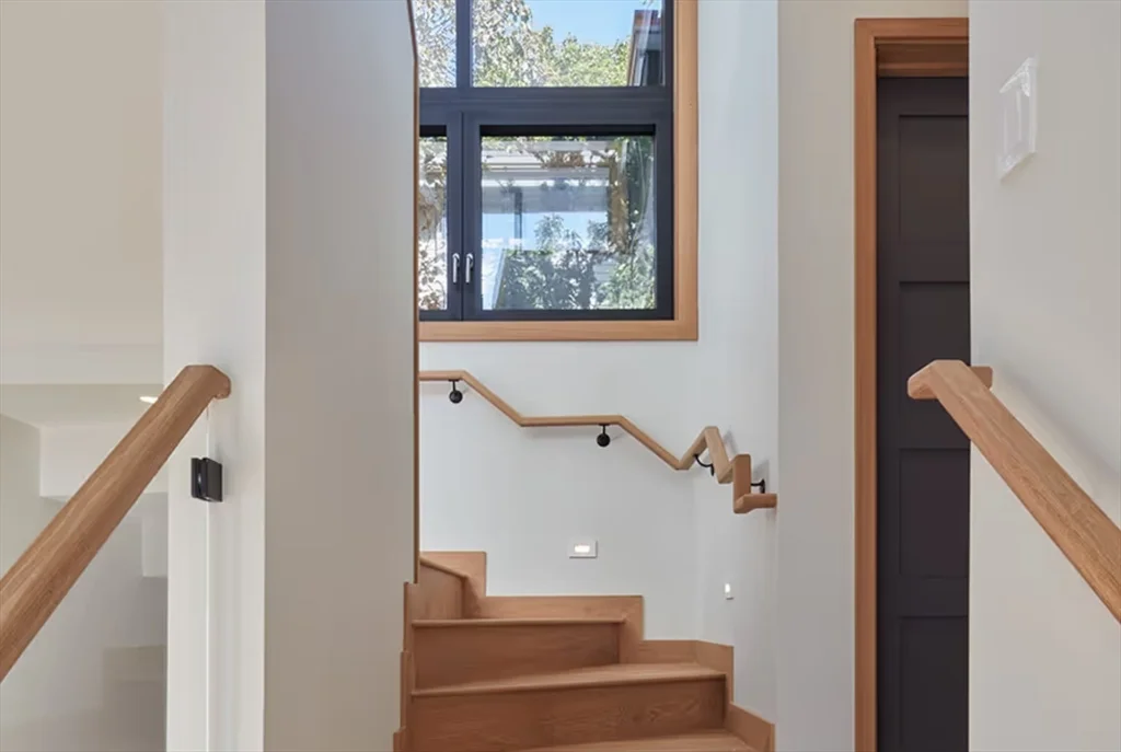 4 bed, 3 bath apartment for rent at 76 Holworthy St, Strawberry Hill — photo 9 of 19