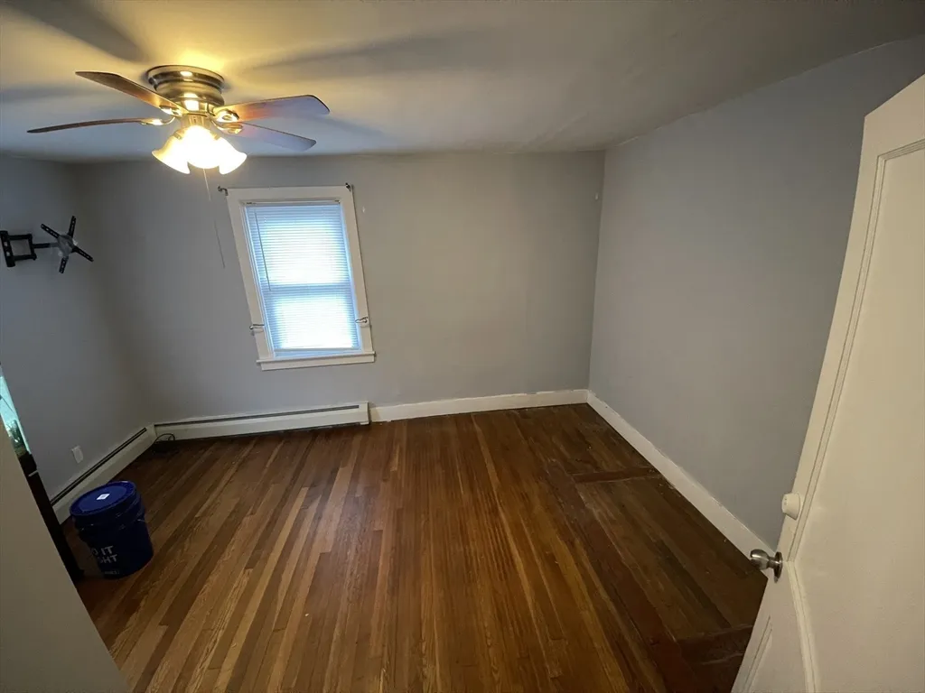 2 bed, 1 bath apartment for rent at 76 Houlton Unit 1, Swansea — photo 7 of 11