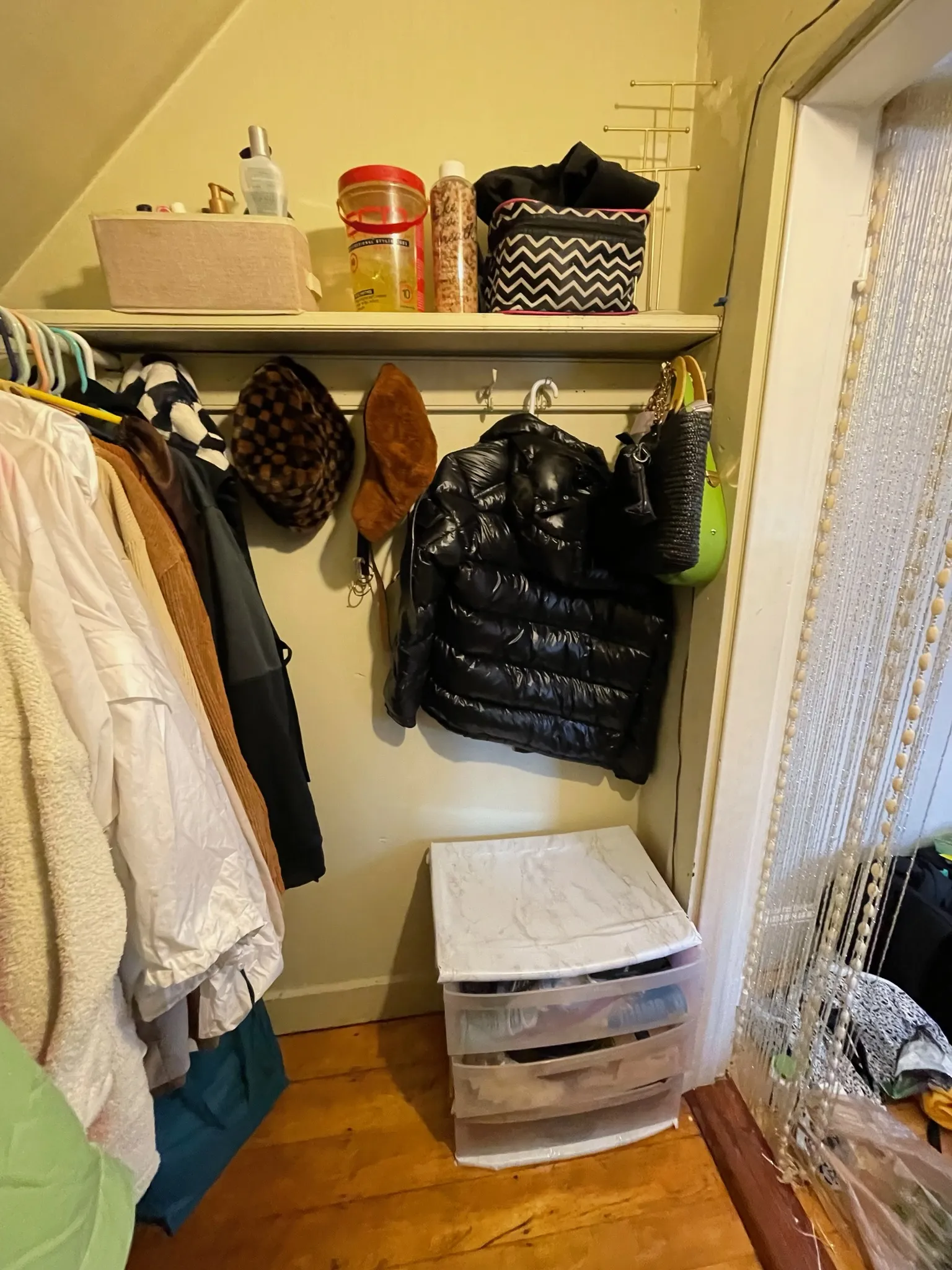 3 bed, 1 bath apartment for rent at 76 Linden St Unit 22, Brighton — photo 4 of 17