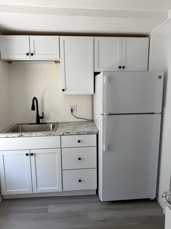 2 bed, 1 bath apartment for rent at 76 Lowell St Unit A, Peabody — photo 2 of 10