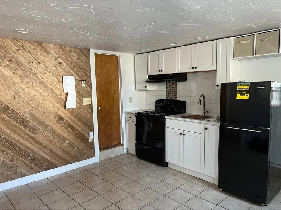 Studio bed, 1 bath apartment for rent at 76 Lowell St Unit B, Peabody — photo 4 of 6
