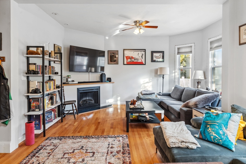 3 bed, 1 bath apartment for rent at 76 Marine Rd Unit 2, South Boston — photo 4 of 16