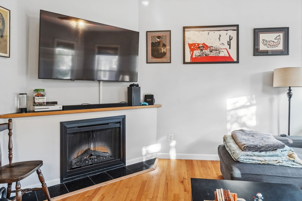 3 bed, 1 bath apartment for rent at 76 Marine Rd Unit 2, South Boston — photo 5 of 16