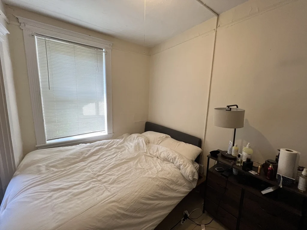 Studio bed, 1 bath apartment for rent at 76 Myrtle St Unit 2, Beacon Hill — photo 8 of 12