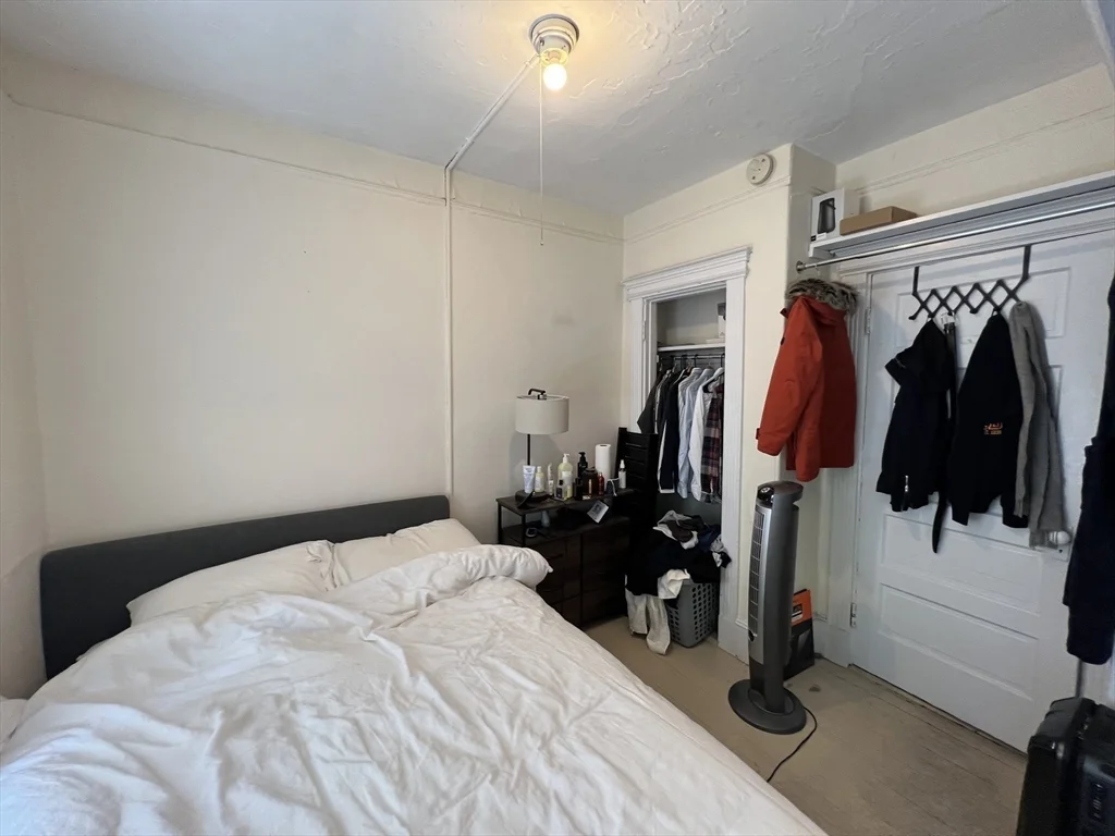 Studio bed, 1 bath apartment for rent at 76 Myrtle St Unit 2, Beacon Hill — photo 7 of 12
