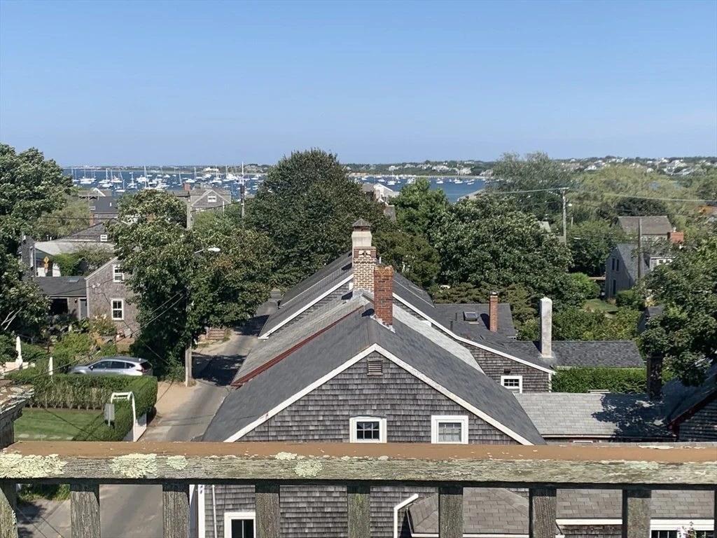 4 bed, 3 bath apartment for rent at 76 Orange St, Nantucket (vil) — photo 3 of 34