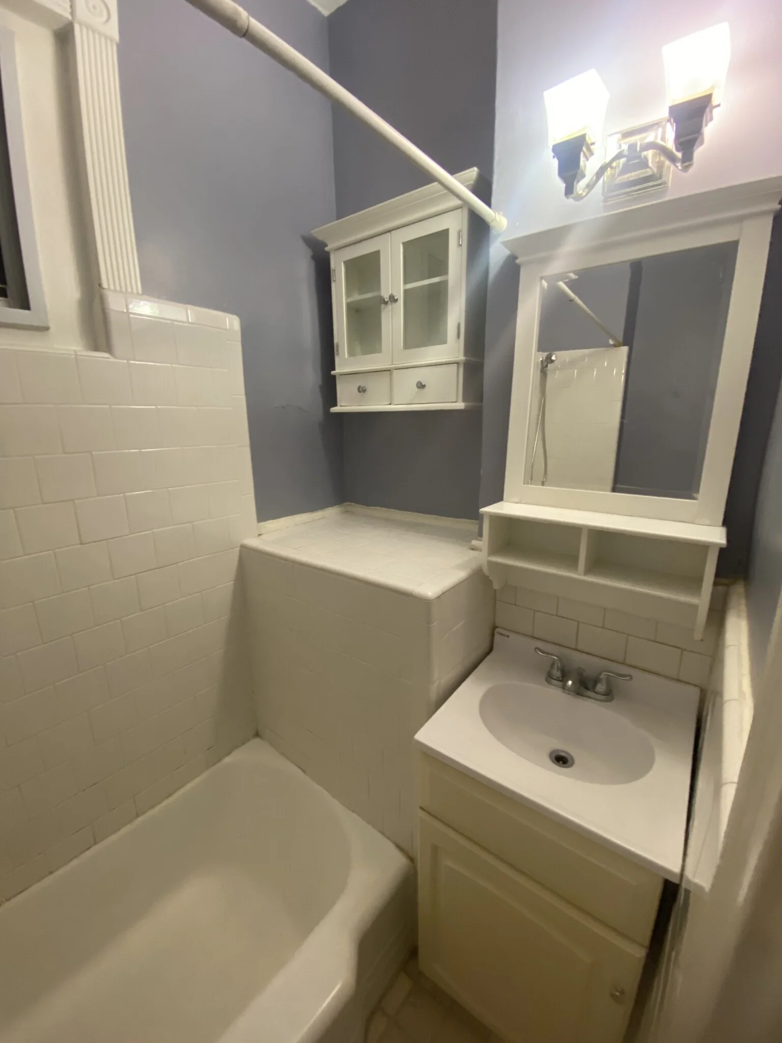 2 bed, 1 bath apartment for rent at 76 Phillips St Unit 2, Beacon Hill — photo 16 of 40