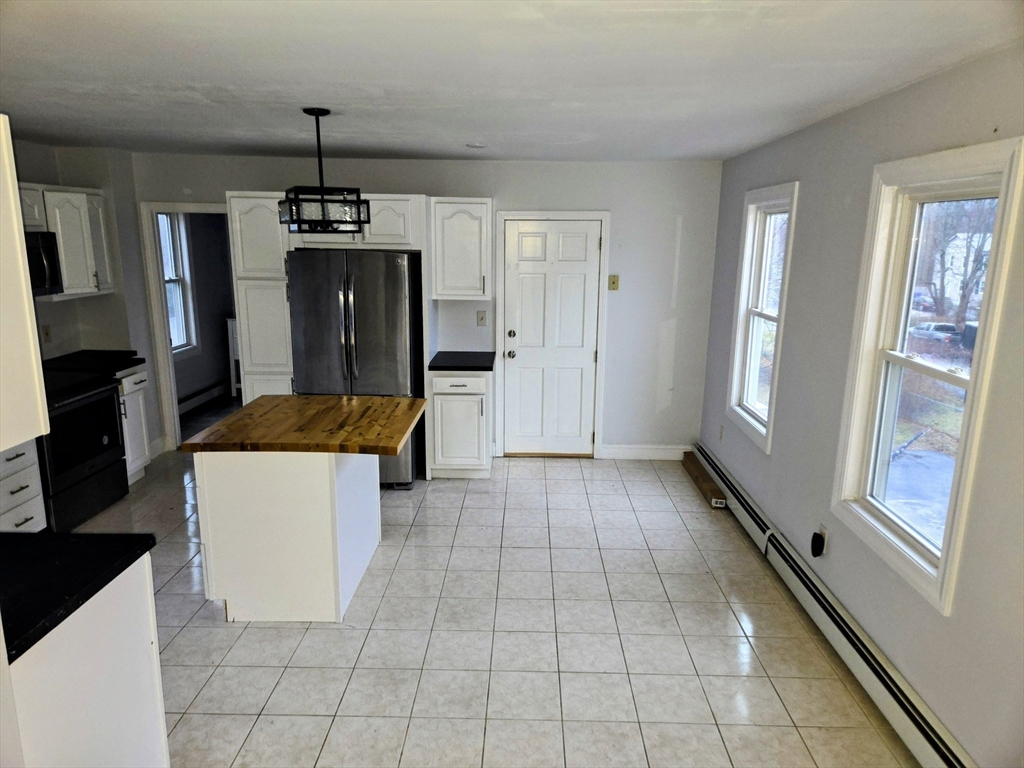 1 bed, 1 bath apartment for rent at 76 Plain Unit 2, Taunton — photo 3 of 16
