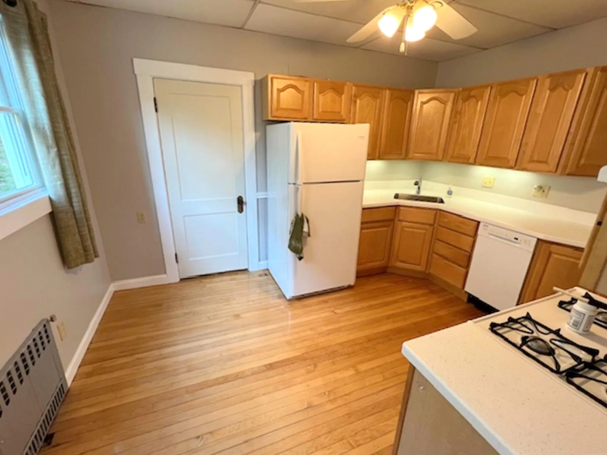 2.5 bed, 1 bath apartment for rent at 76 Powderhouse Blvd Unit 1, Tufts