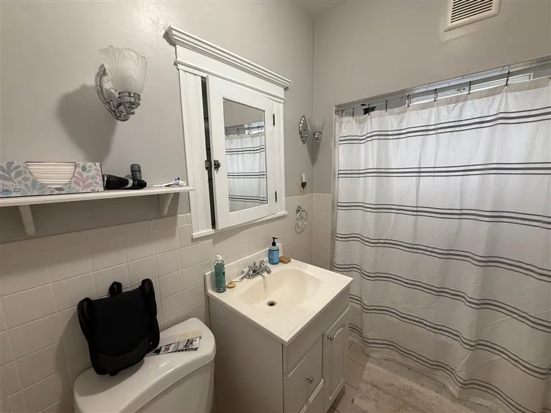 2 bed, 1 bath apartment for rent at 76 Powder House Boulevard Unit 1, Tufts — photo 15 of 28