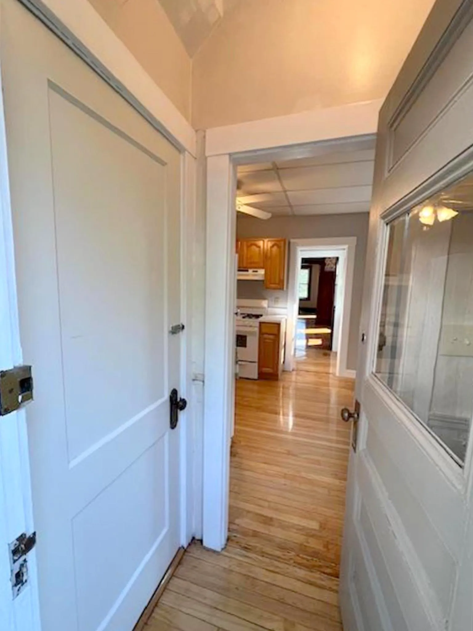 2.5 bed, 1 bath apartment for rent at 76 Powderhouse Blvd Unit 1, Tufts — photo 4 of 24