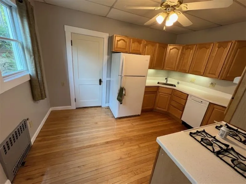 2 bed, 1 bath apartment for rent at 76 Powder House Boulevard Unit 1, Tufts — photo 8 of 28
