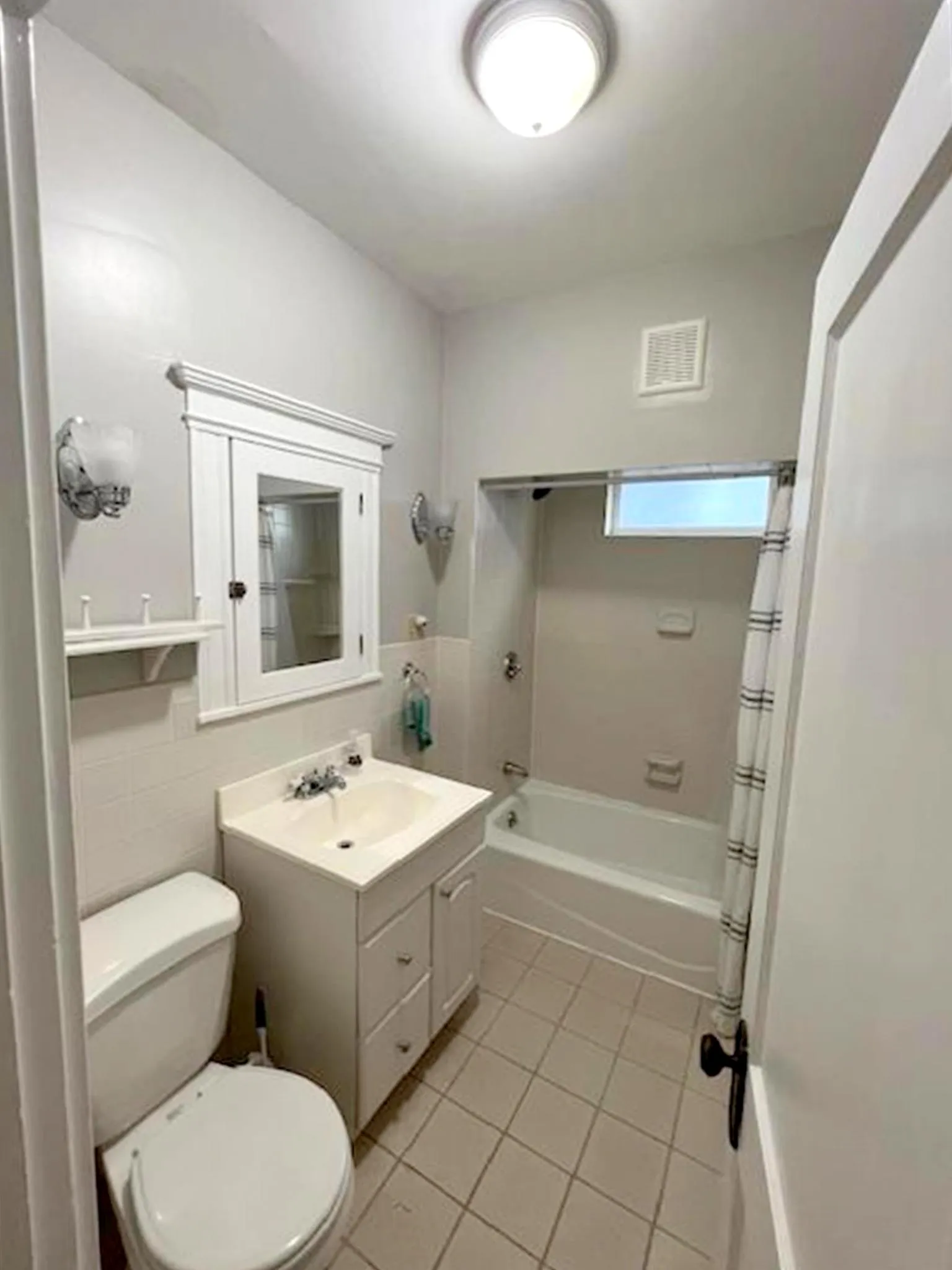 2.5 bed, 1 bath apartment for rent at 76 Powderhouse Blvd Unit 1, Tufts — photo 17 of 24