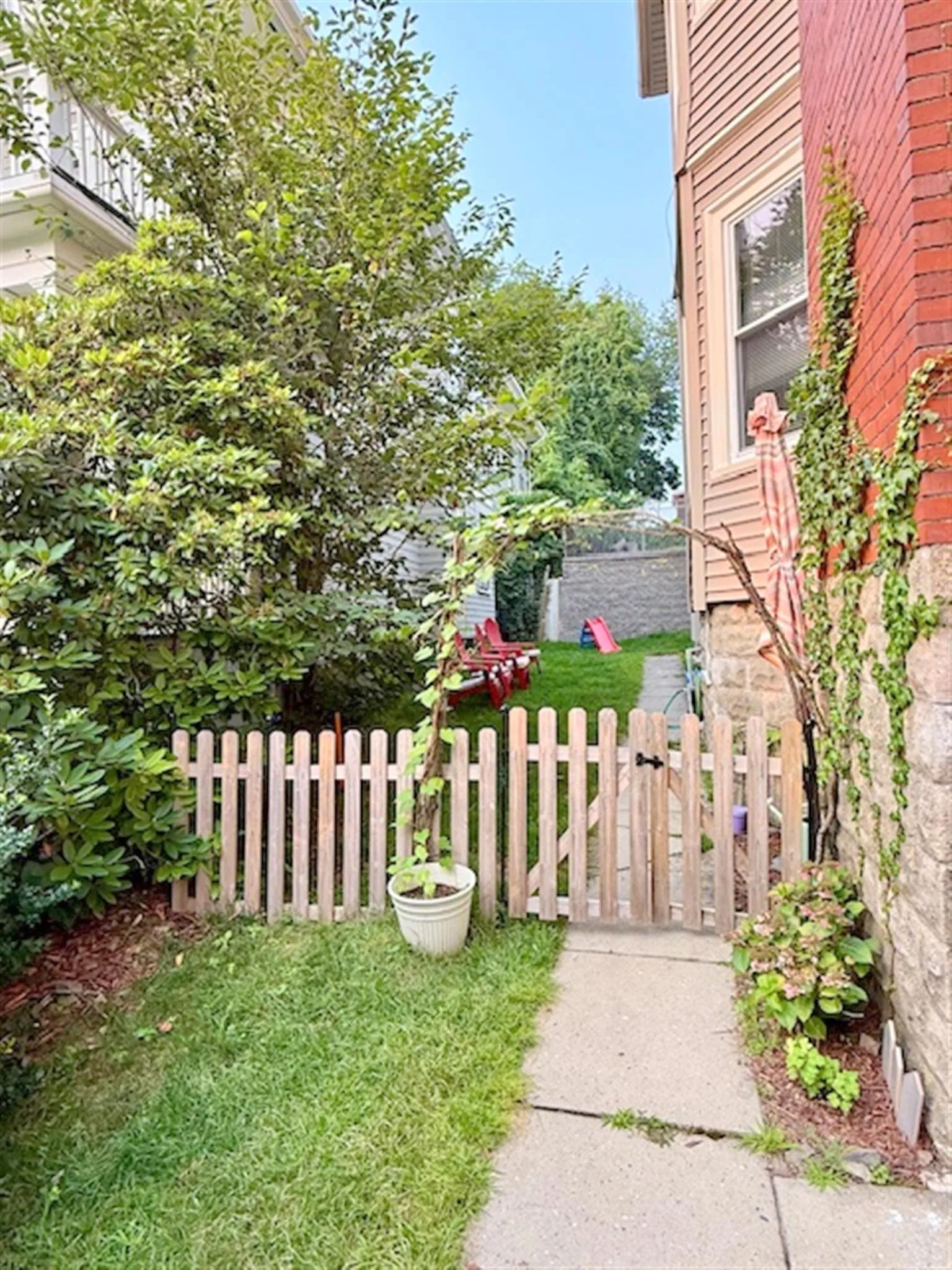 2.5 bed, 1 bath apartment for rent at 76 Powderhouse Blvd Unit 1, Tufts — photo 22 of 24