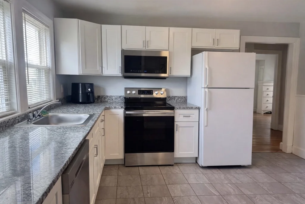 2 bed, 1 bath apartment for rent at 76 Prospect St Unit 76, Watertown — photo 7 of 15