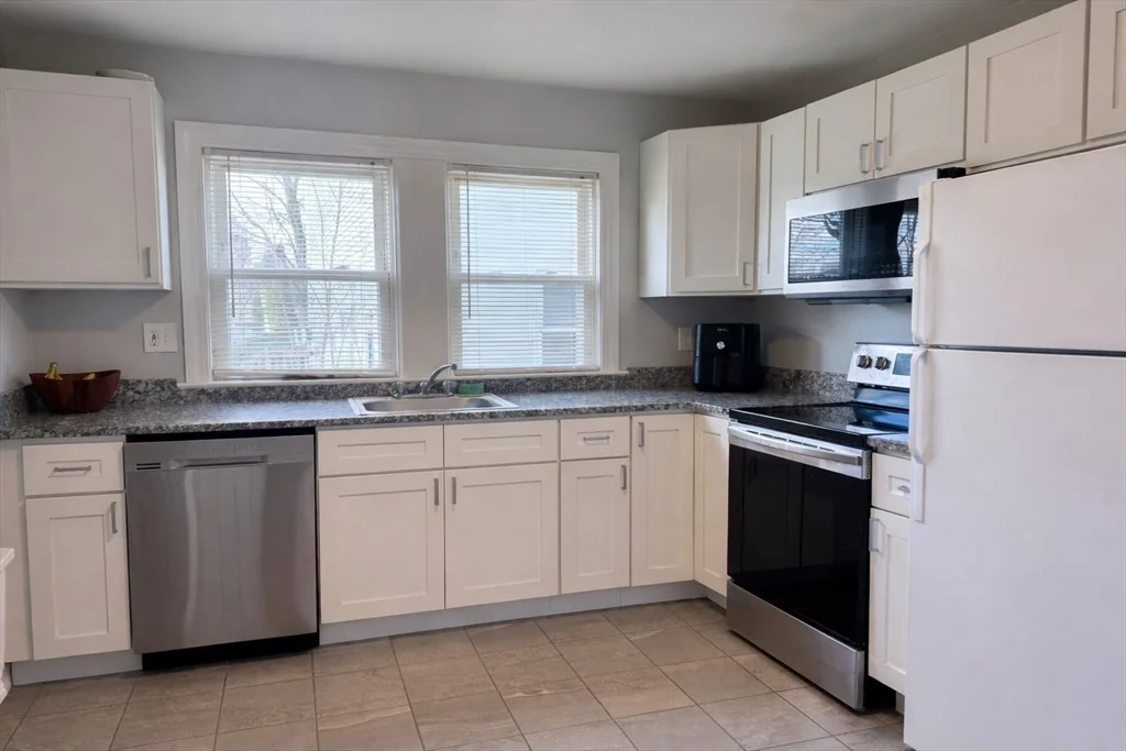 2 bed, 1 bath apartment for rent at 76 Prospect St Unit 76, Watertown — photo 8 of 15