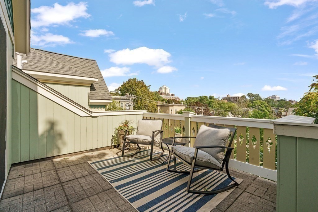 2 bed, 2 bath apartment for rent at 76 Putnam Ave Unit 3, Cambridge — photo 3 of 28