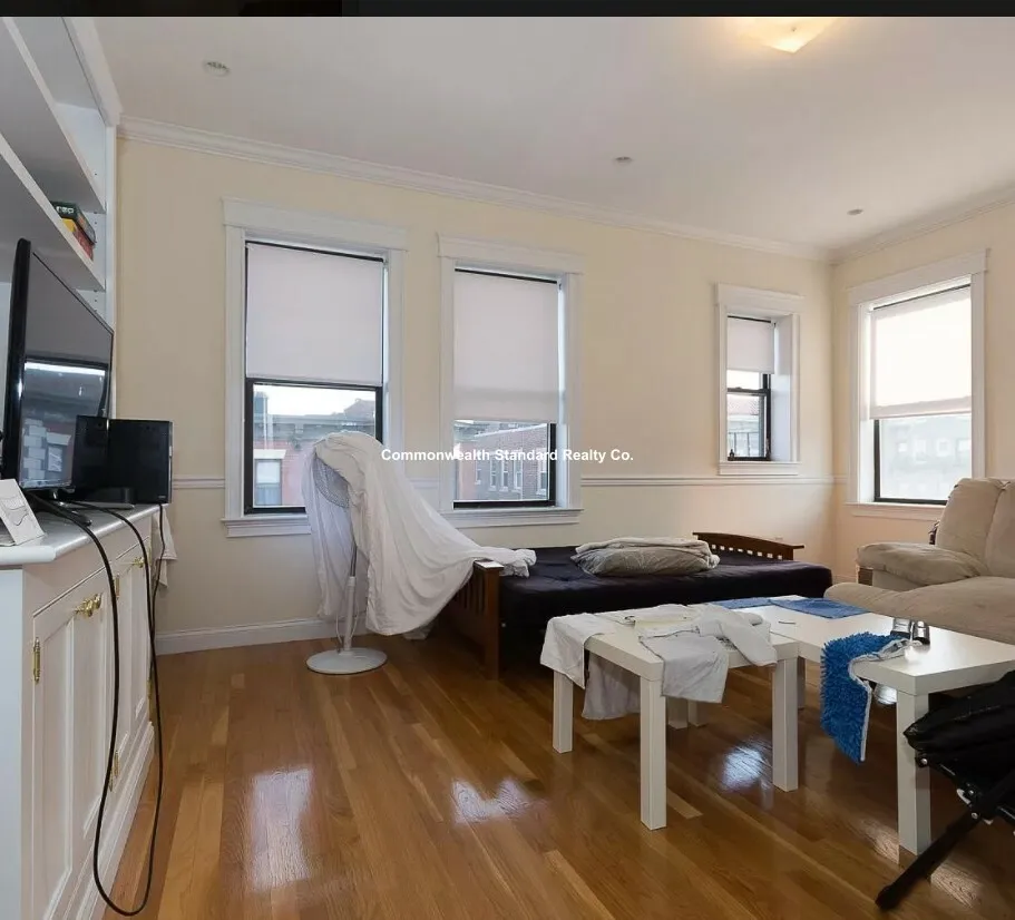 4 bed, 2 bath apartment for rent at 76 Quint Ave Unit 10, Allston — photo 4 of 50
