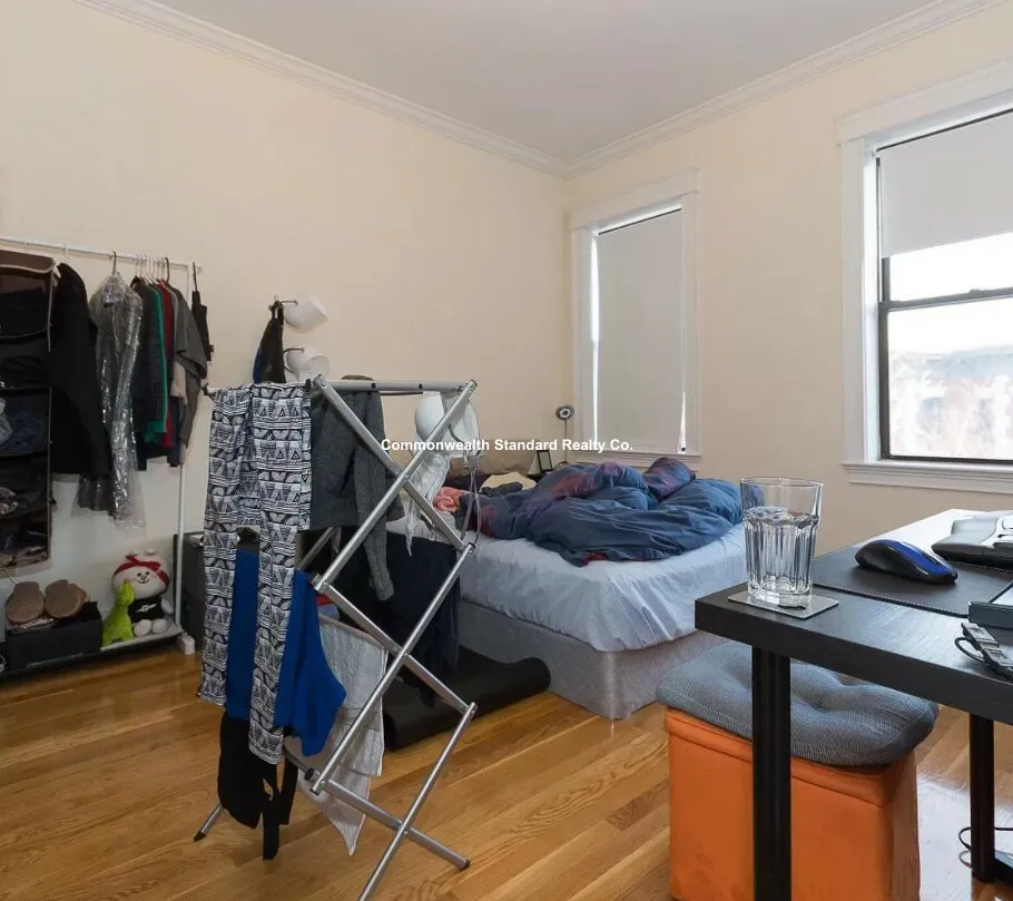 4 bed, 2 bath apartment for rent at 76 Quint Ave Unit 10, Allston — photo 10 of 50
