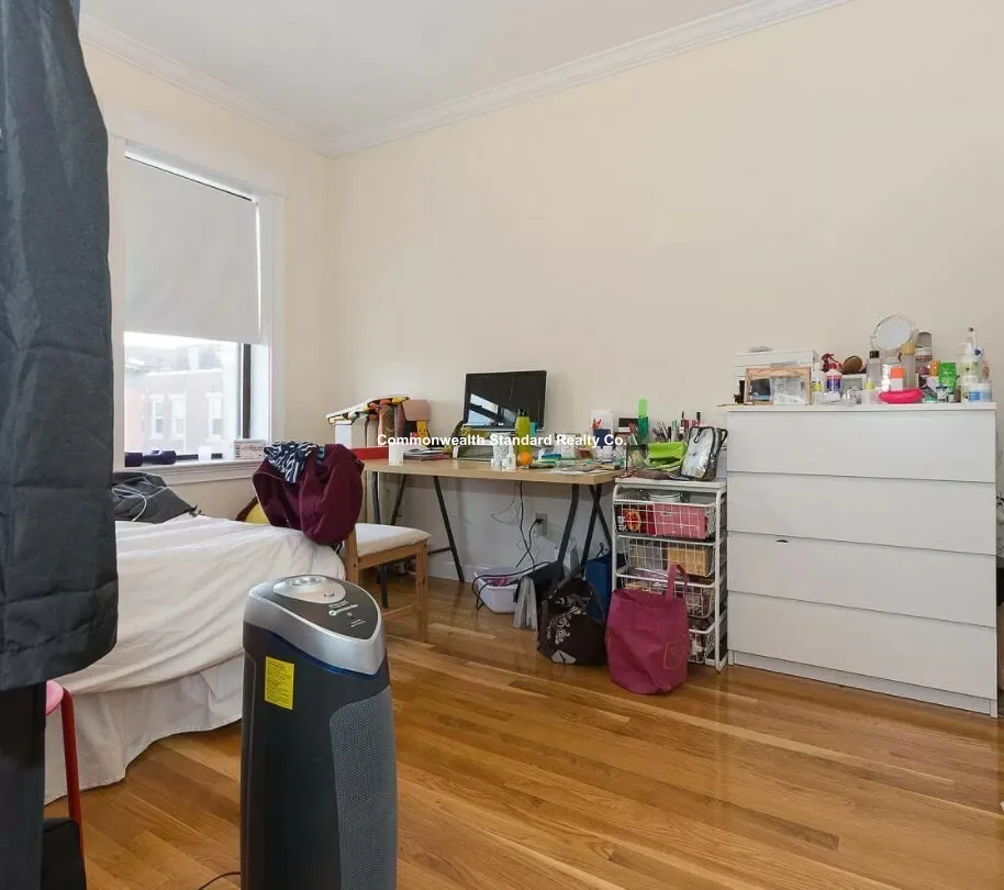 4 bed, 2 bath apartment for rent at 76 Quint Ave Unit 10, Allston — photo 11 of 50