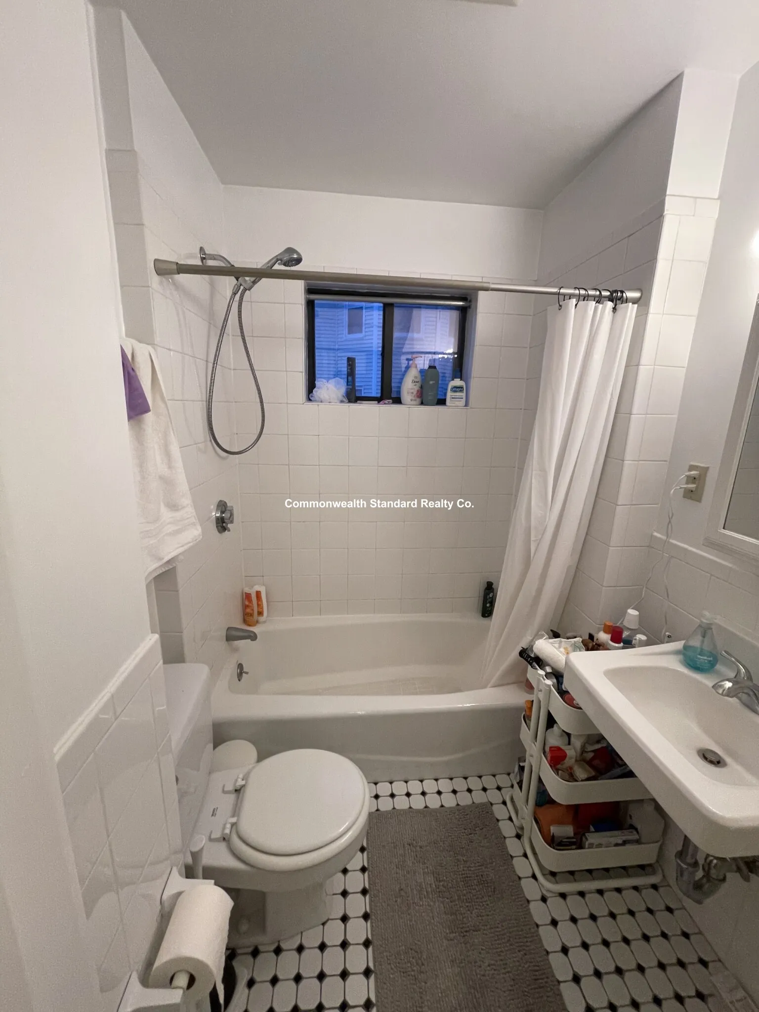 1 bed, 1 bath apartment for rent at 76 Quint Ave Unit 3, Allston — photo 11 of 38