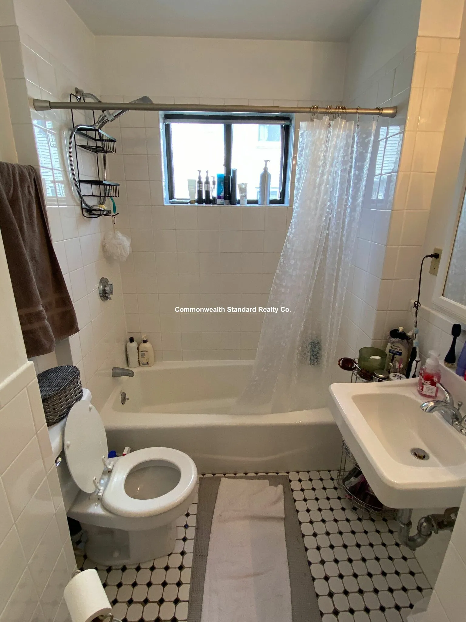 1 bed, 1 bath apartment for rent at 76 Quint Ave Unit 3, Allston — photo 32 of 38