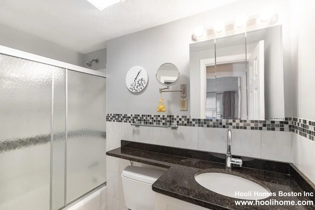 2 bed, 1 bath apartment for rent at 76 Renwick Rd Unit A, Horace Mann — photo 2 of 23