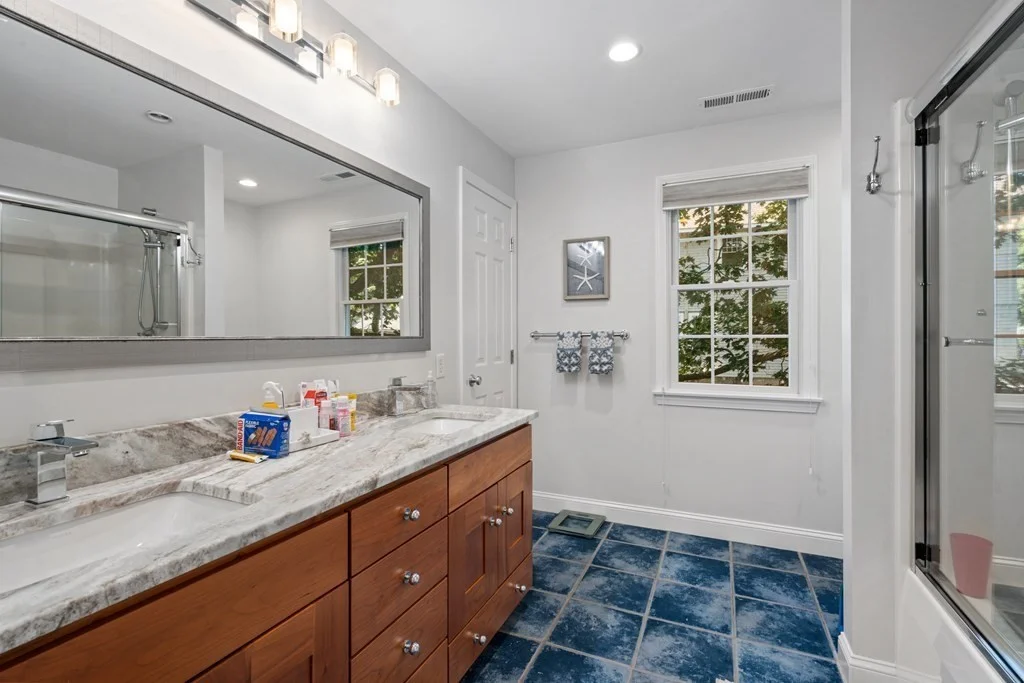 5 bed, 4+ bath apartment for rent at 76 Rockaway, Marblehead — photo 19 of 35