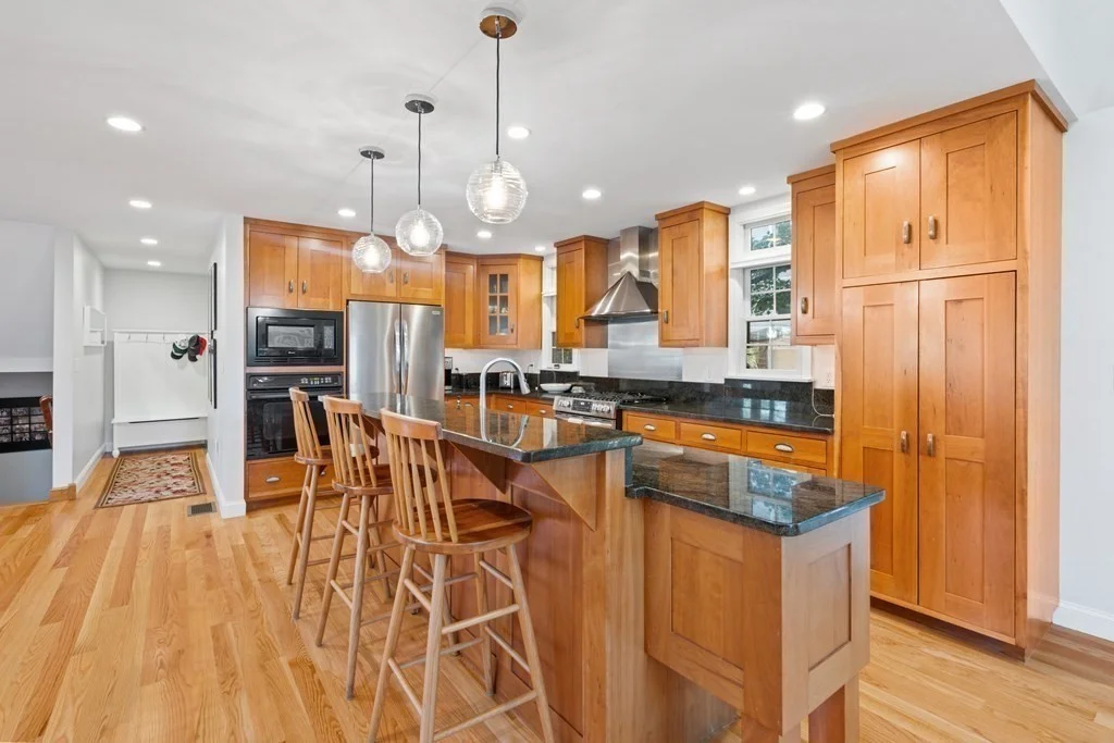 5 bed, 4+ bath apartment for rent at 76 Rockaway, Marblehead — photo 2 of 35