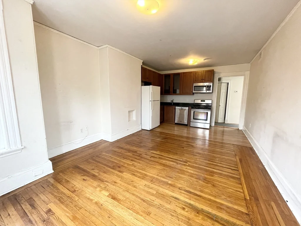 3 bed, 1 bath apartment for rent at 76 Saint Stephen Unit 3, Fenway — photo 1 of 6