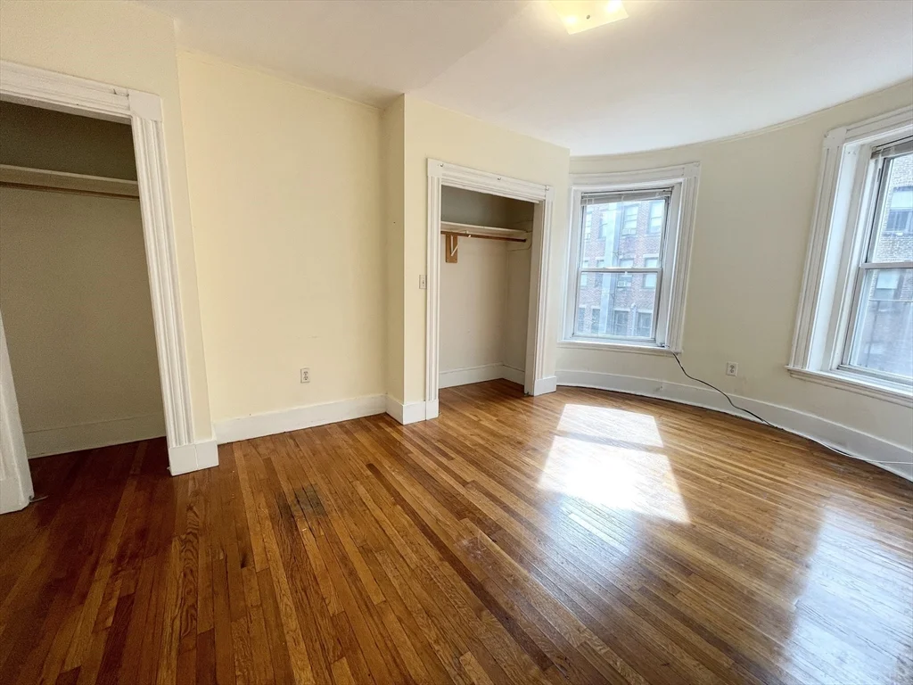 3 bed, 1 bath apartment for rent at 76 Saint Stephen Unit 3, Fenway — photo 5 of 6